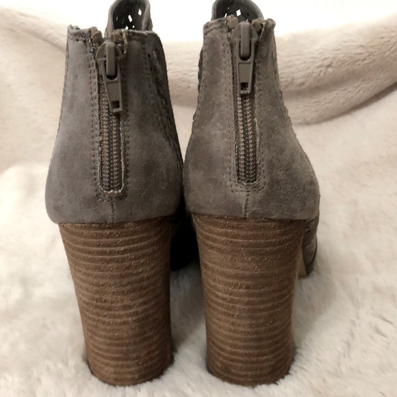 Carlos Women’s Libbie Booties with 4” Covered Heel, Size 8 in Doe - Picture 4 of 7